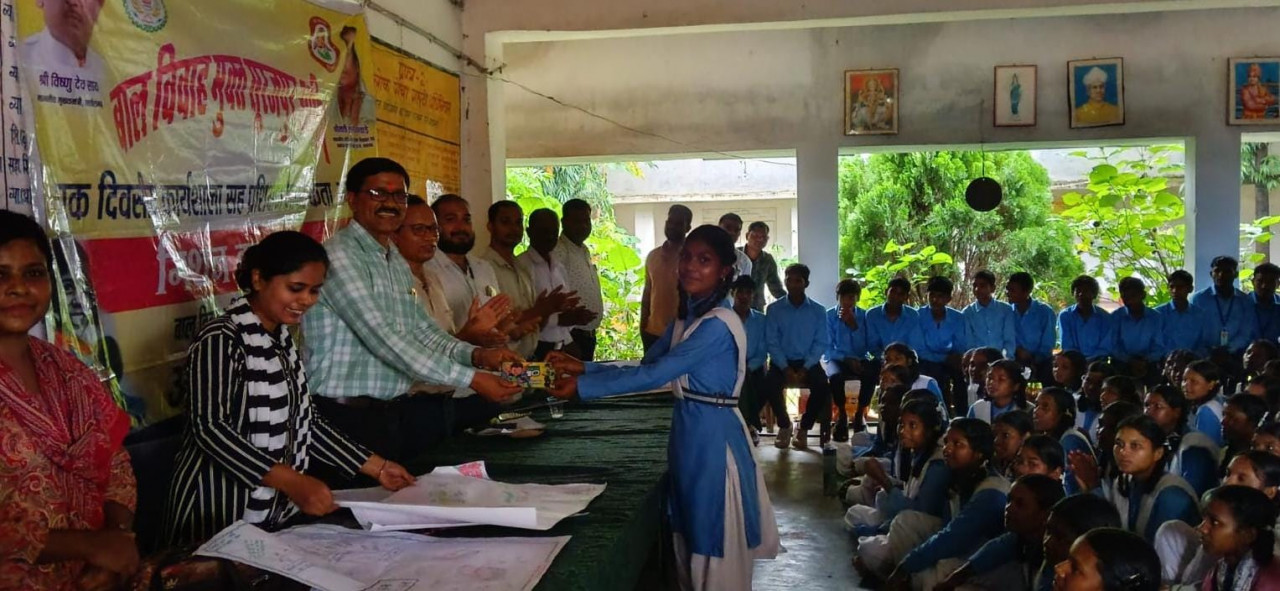 छत्तीसगढ़ को बाल विवाह मुक्त बनाने के लिए छात्राओं को किया जागरूक, सुरक्षा एवं अधिकारों की दी जानकारी