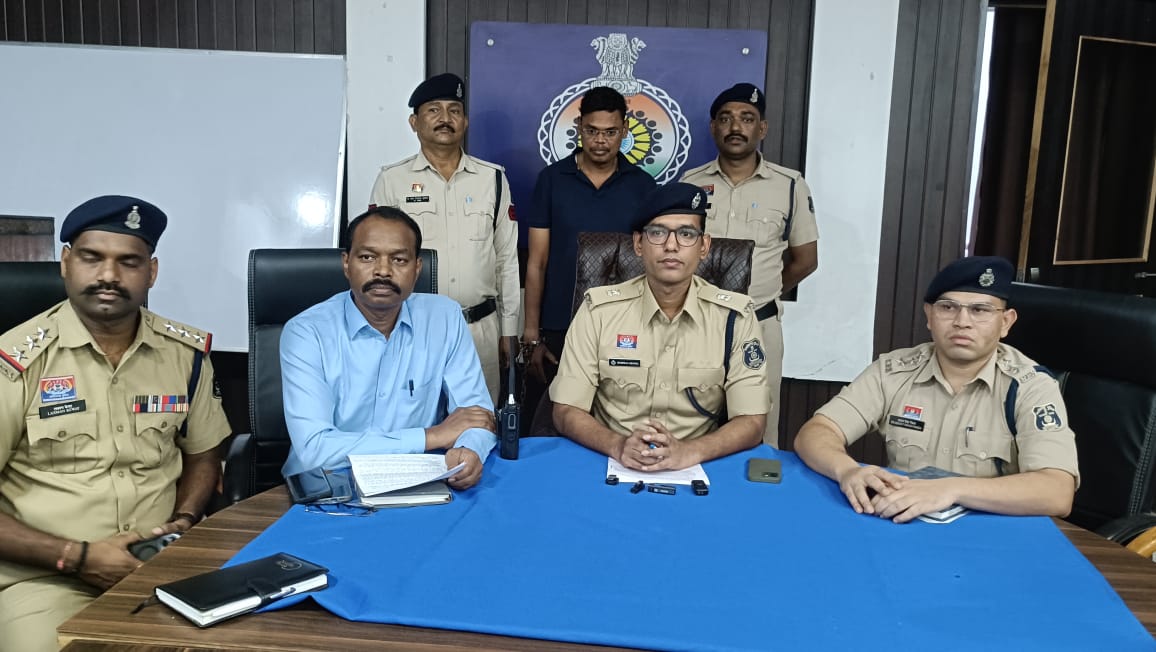 गरीबों के गिरवी रखे सोने के जेवर हड़पने वाला ज्वेलर्स संचालक गिरफ्तार