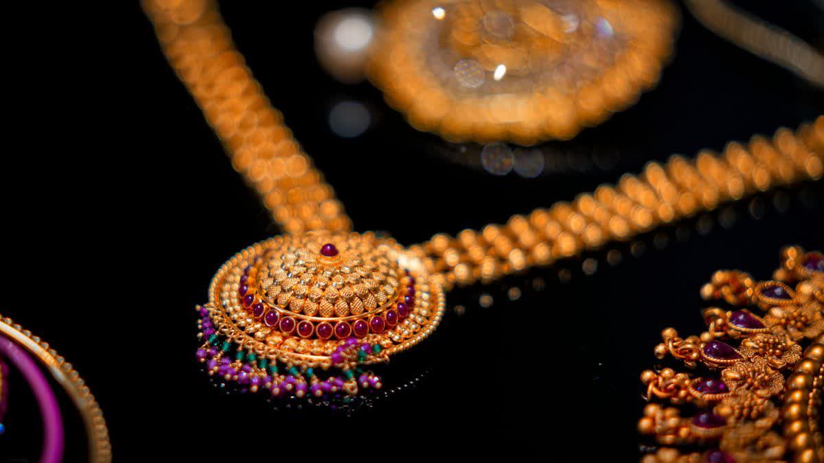 Gold Silver Rate: सोने-चांदी के दामों में बड़ी गिरावट, जानें आज के ताजा भाव