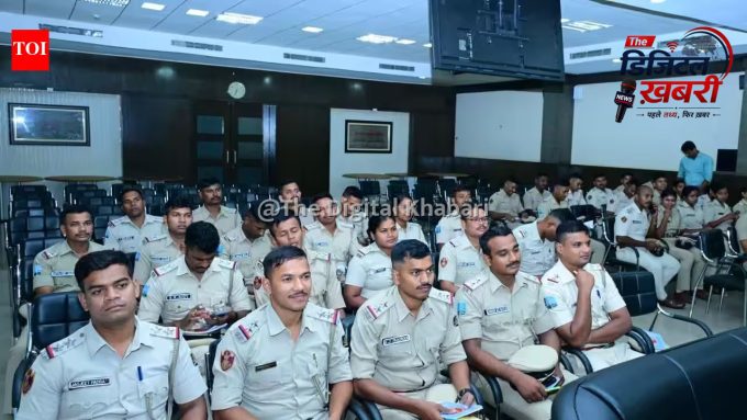 पुलिसकर्मियों के लिए सख्त निर्देश: संवेदनशील इलाकों में फोटो और वीडियो पोस्ट करने पर लगी रोक