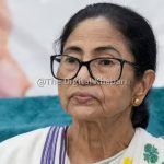 ममता बनर्जी के लिए 72 घंटे का सियासी तूफान: चुनाव चिह्न से लेकर अस्तित्व तक की जंग