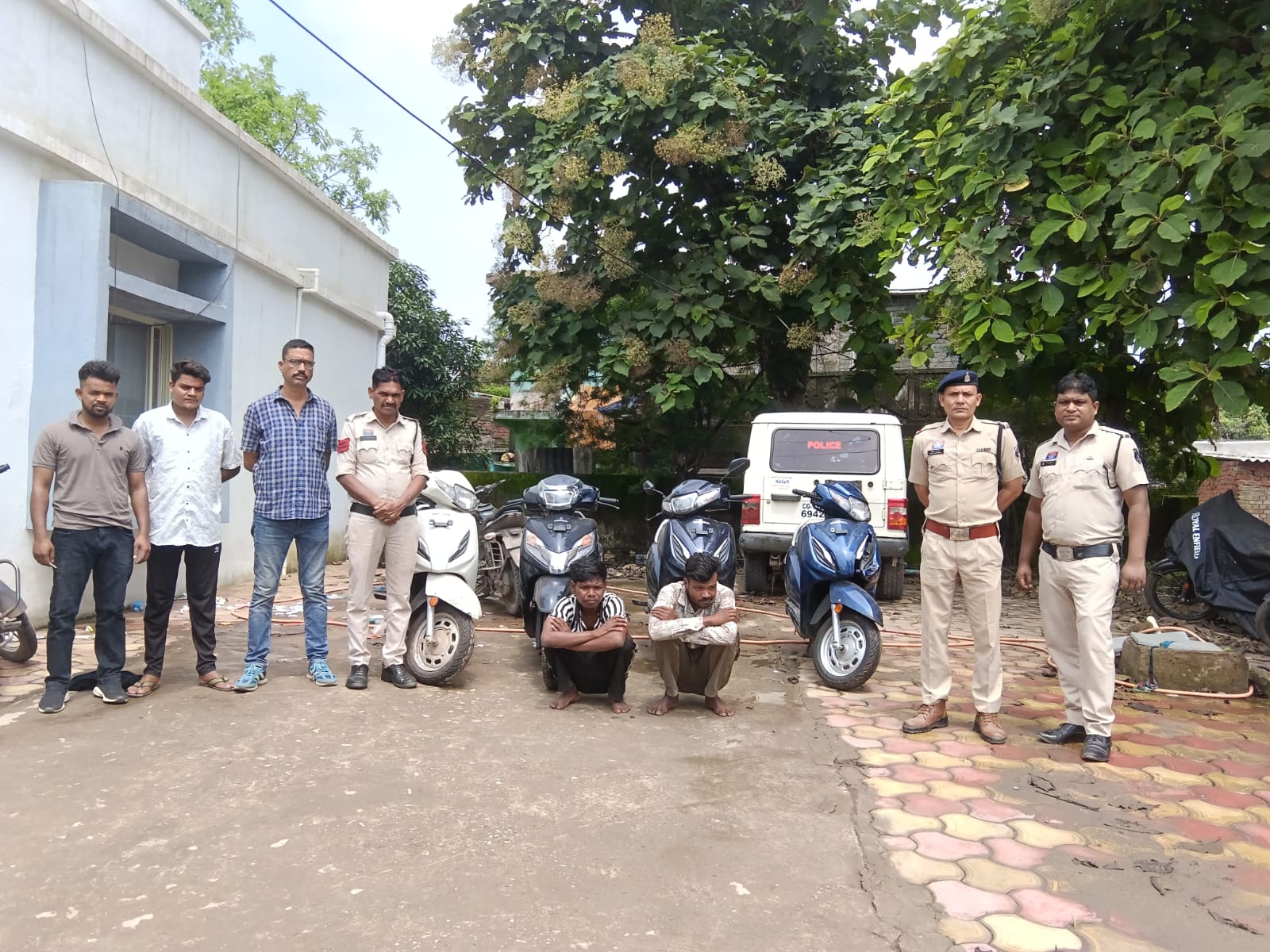 शोरूम यार्ड से 4 एक्टिवा चोरी का खुलासा, दो आरोपी गिरफ्तार